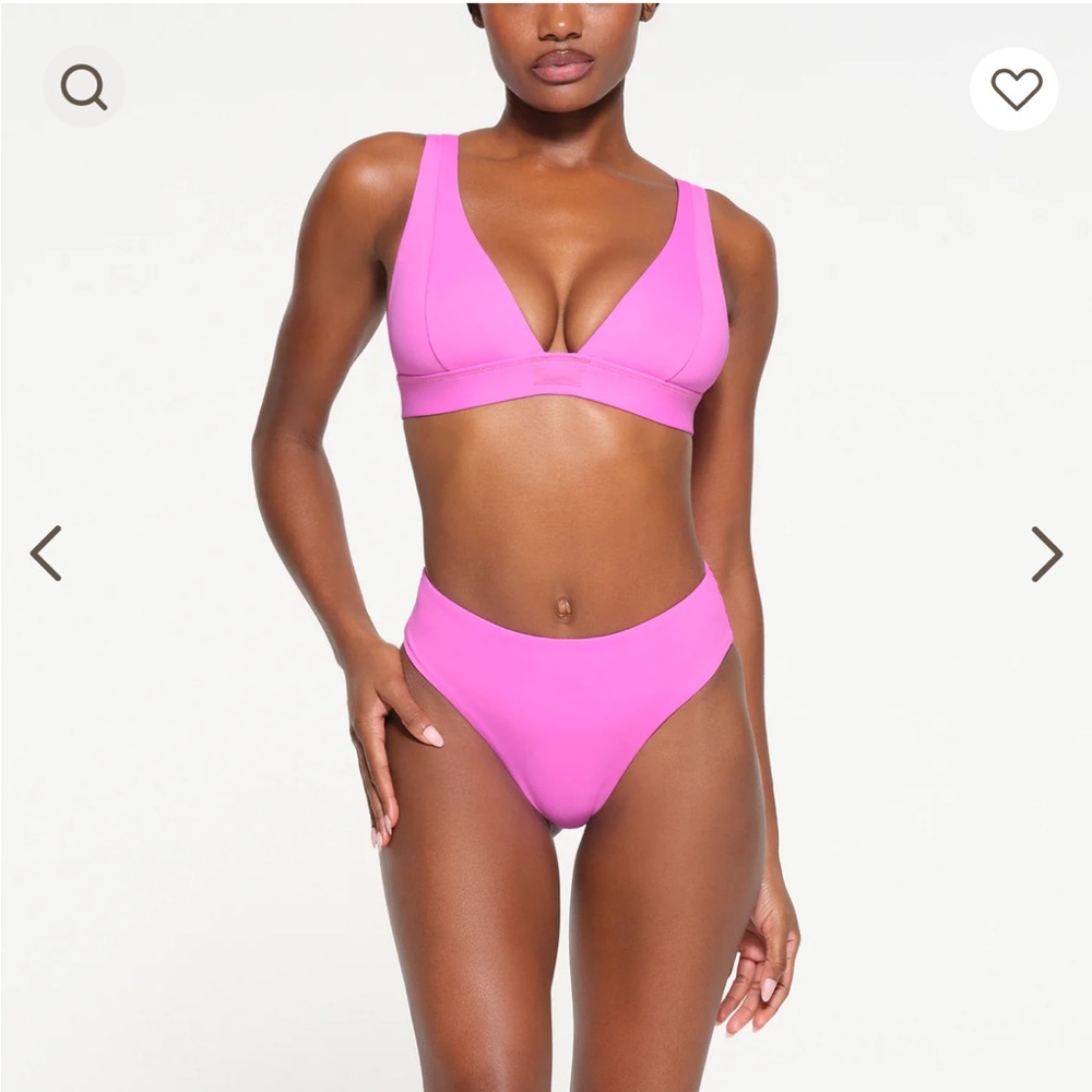 SKIMS NWT plunge bikini top